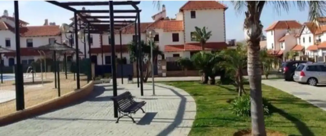 Vista exterior de Casa o xalet en venda en Dos Hermanas amb Aire condicionat, Terrassa i Forn