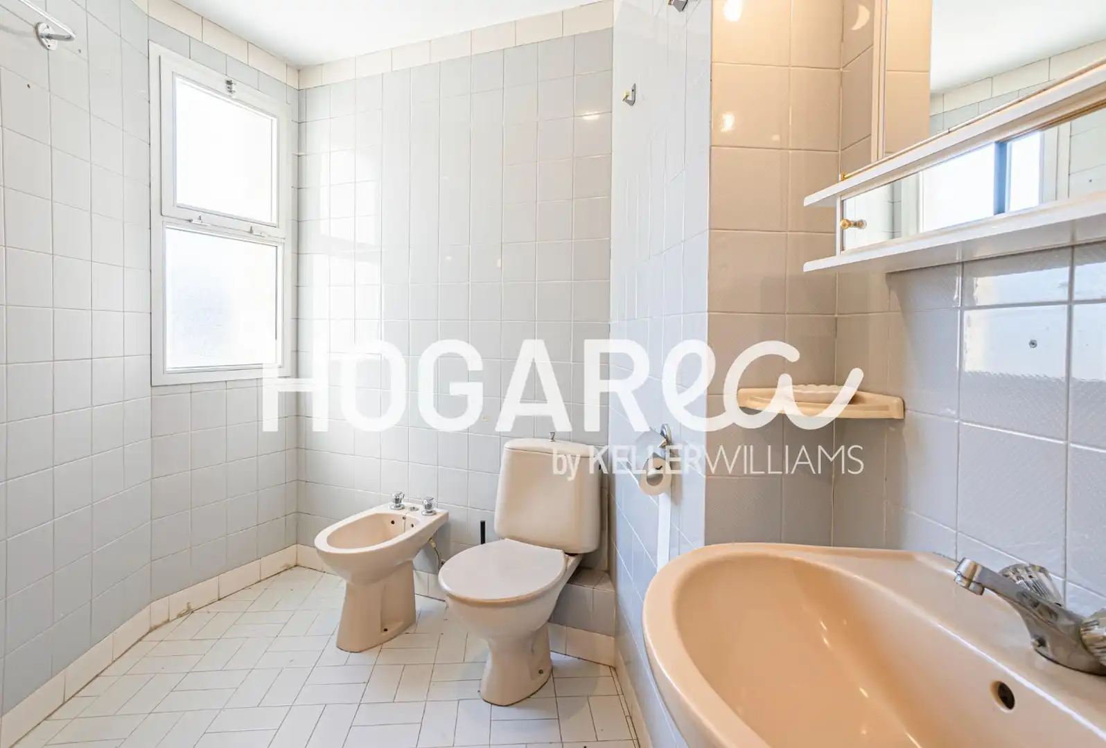 Bathroom of Flat for sale in Málaga  with Air Conditioner, Heating and Terrace