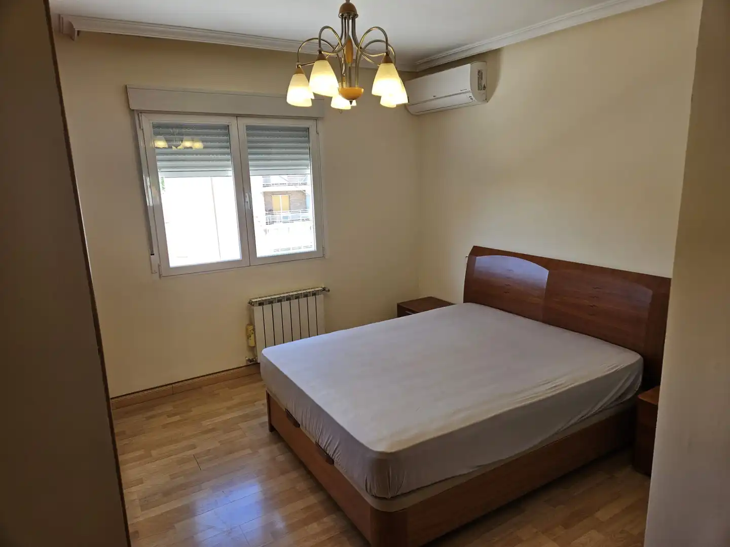 Habitación de Piso de alquiler en Alcalá de Henares con Aire acondicionado, Calefacción y Amueblado