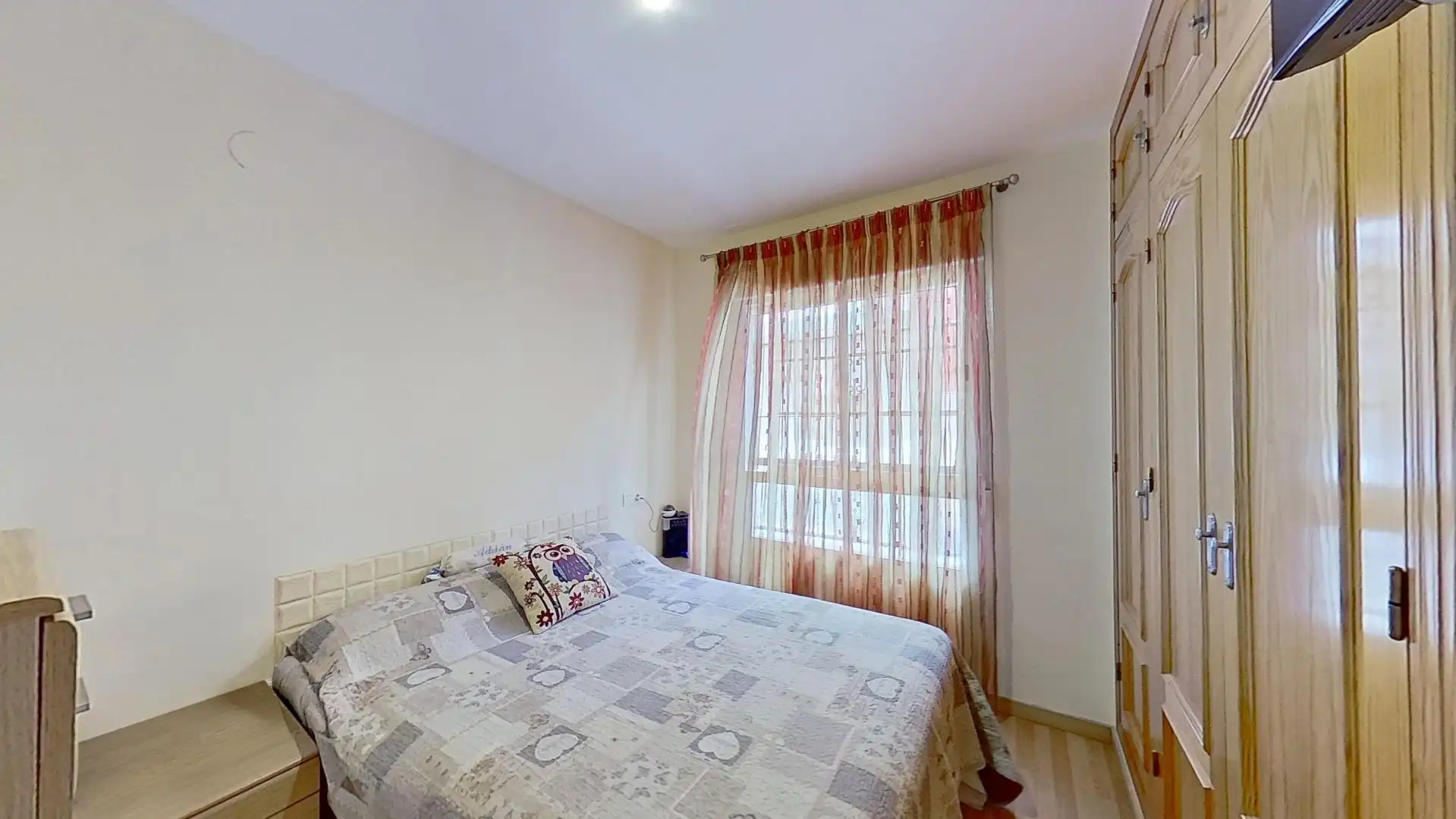 Schlafzimmer von Erdgeschoss zum Verkauf in Motril