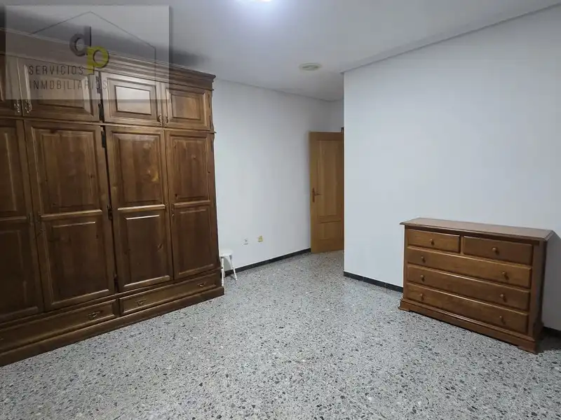 Wohnung zur Miete in Elche / Elx mit Ofen, Waschmaschine und Balkon