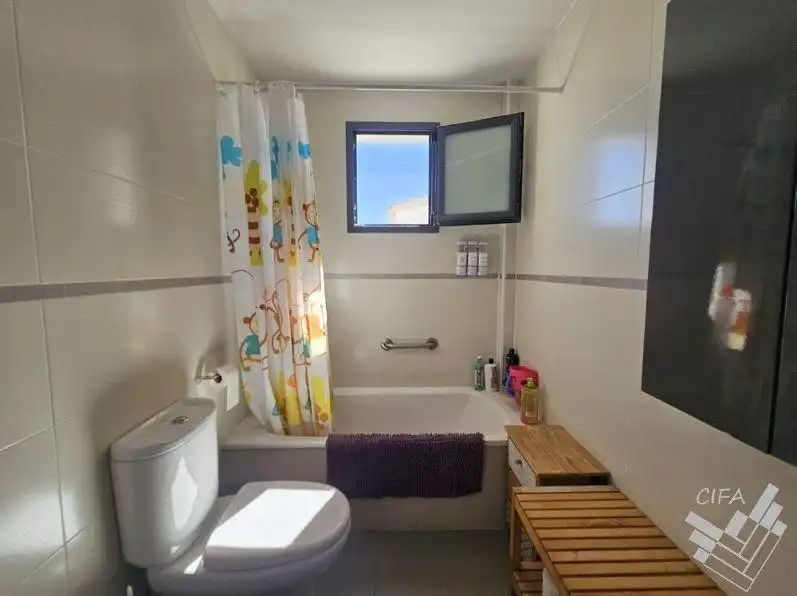 Baño de Casa adosada en venta en Peñíscola / Peníscola con Calefacción, Jardín privado y Trastero