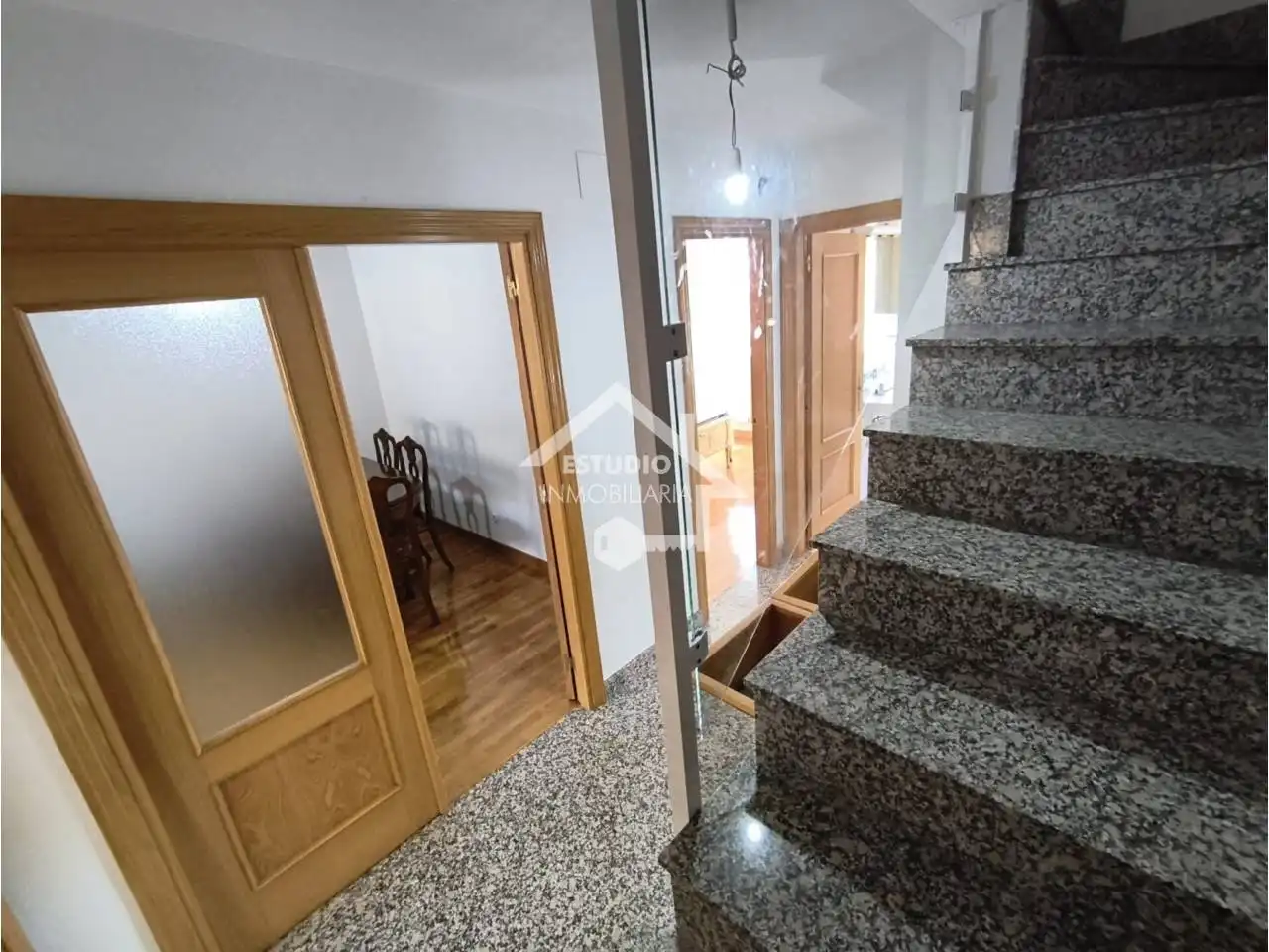 Casa adosada en venta en Mendavia con Calefacción, Jardín privado y Parquet