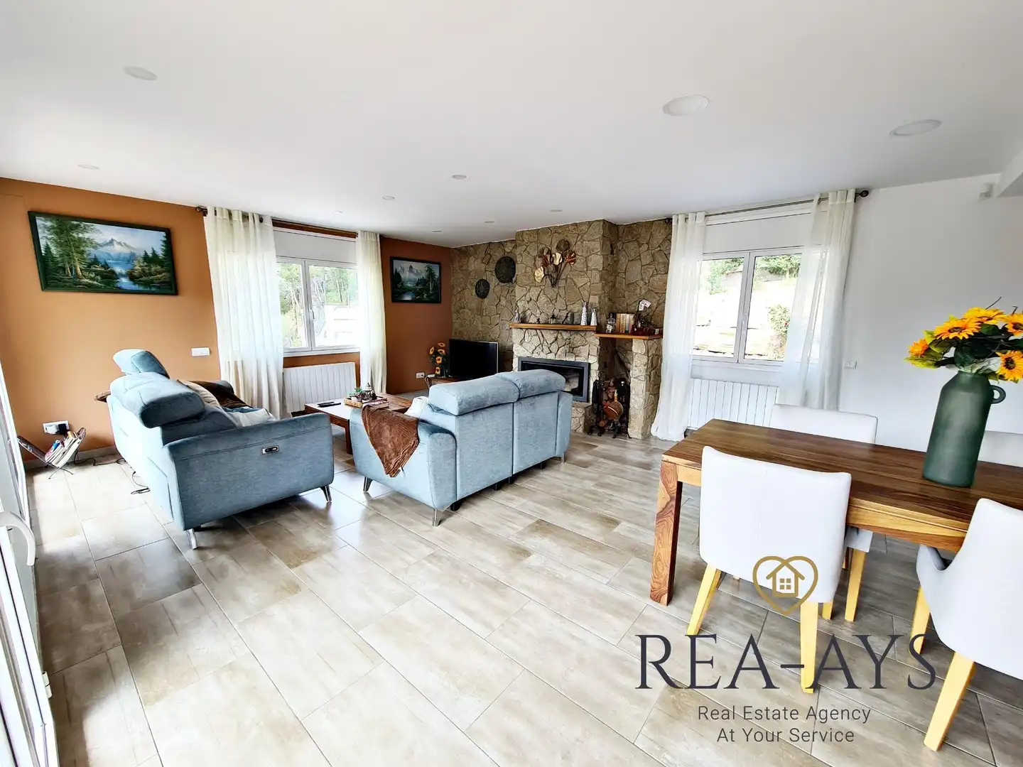 Sala de estar de Casa o chalet en venta en Cervelló con Aire acondicionado, Calefacción y Jardín privado