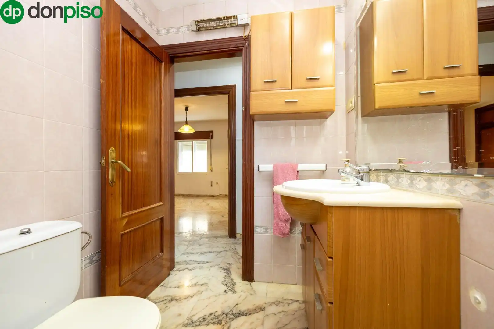 Badezimmer von Erdgeschoss zum Verkauf in Granada