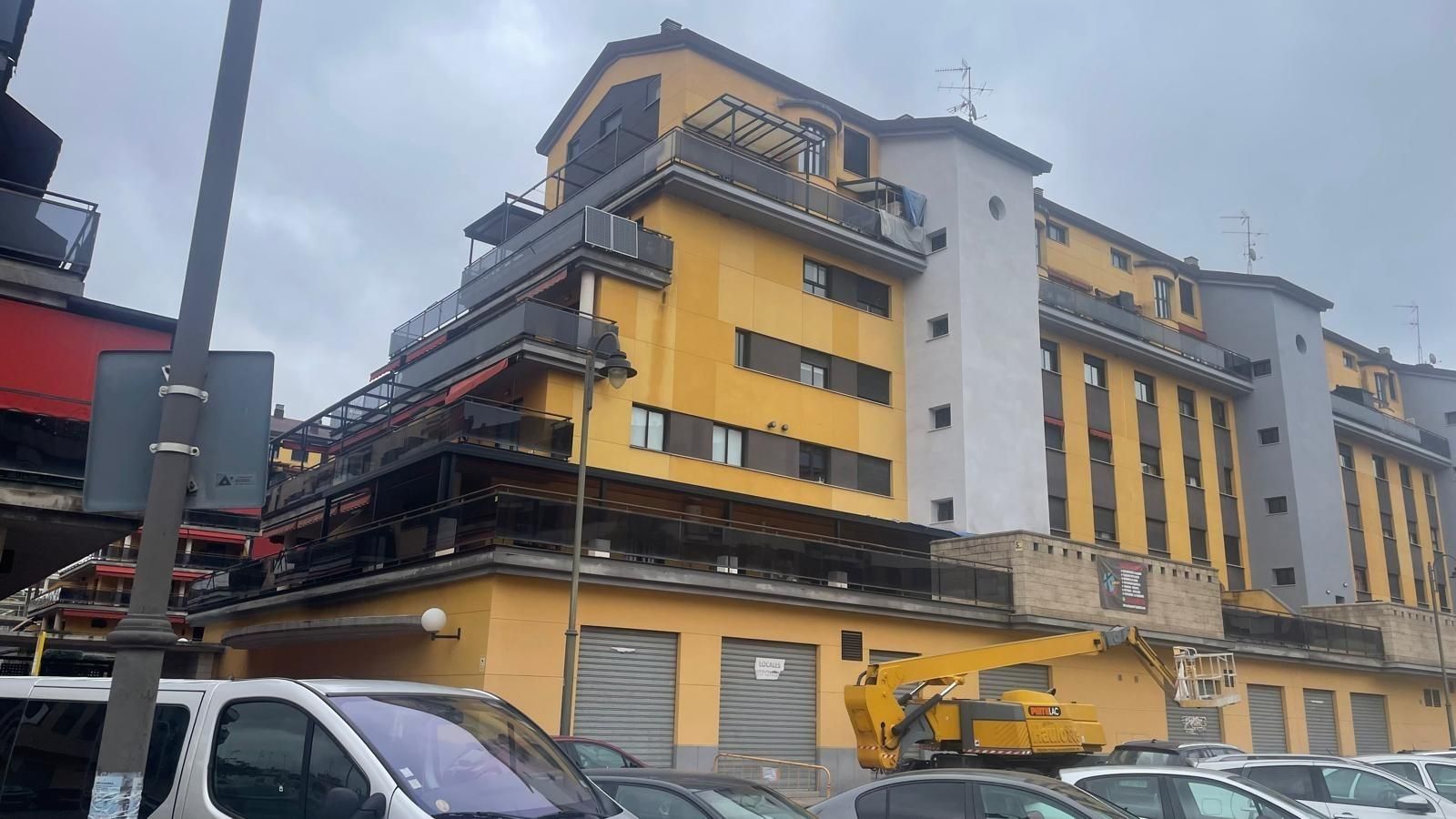 Vista exterior de Pis en venda en Alzira amb Jardí privat, Terrassa i Traster