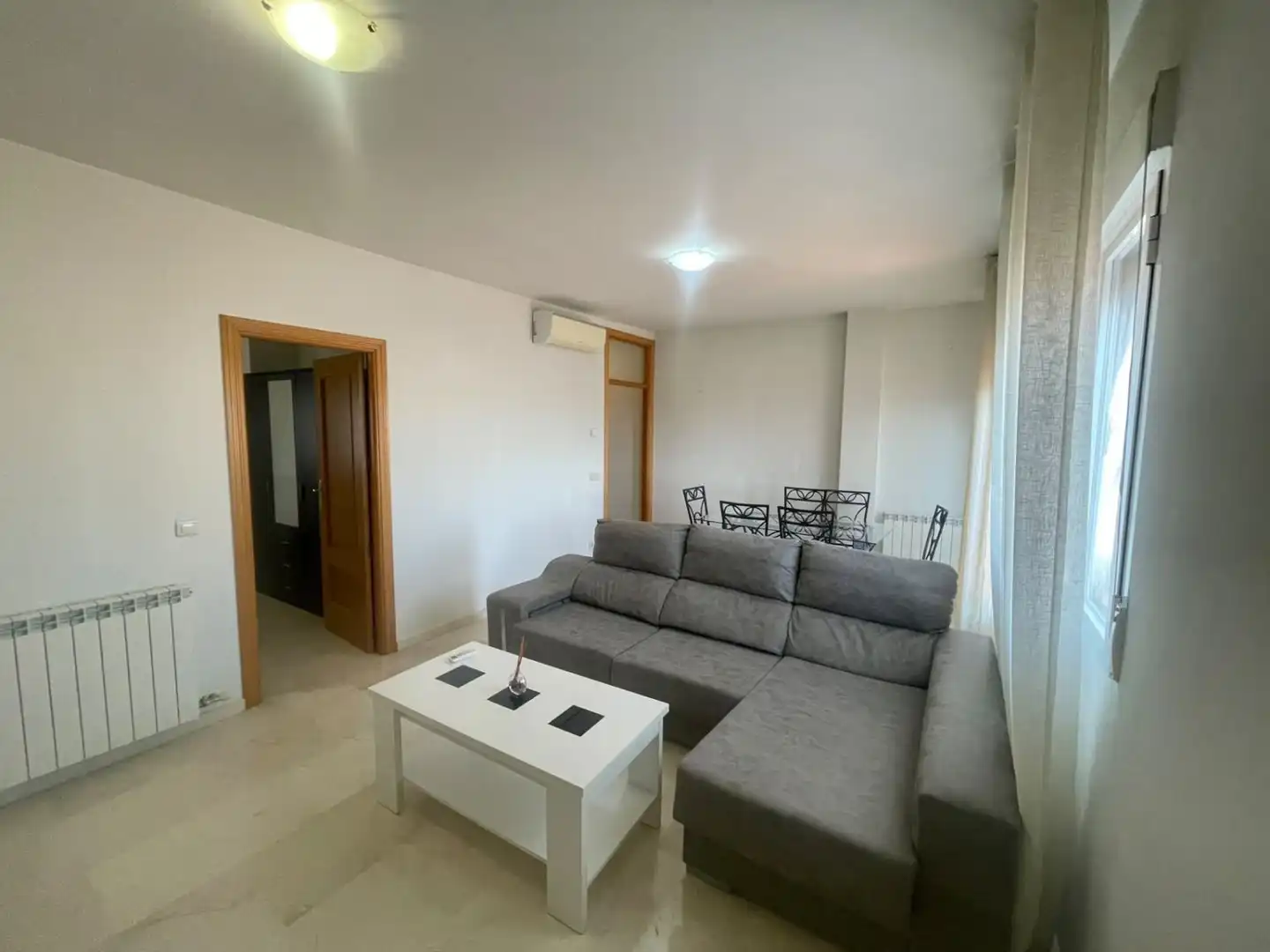 Sala de estar de Ático en venta en Valdepeñas con Aire acondicionado, Calefacción y Terraza