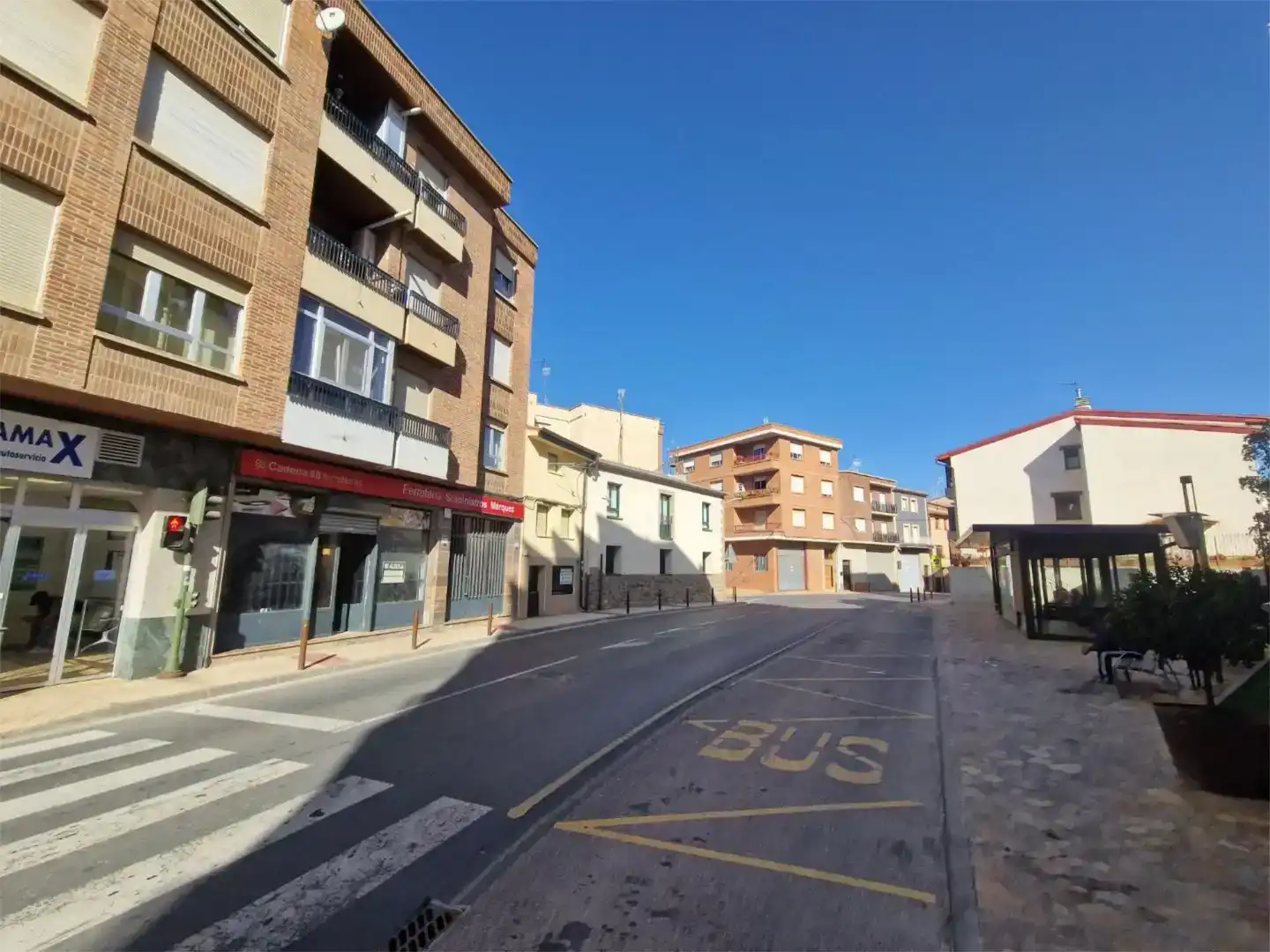Vista exterior de Local en venda en Albelda de Iregua, La Rioja