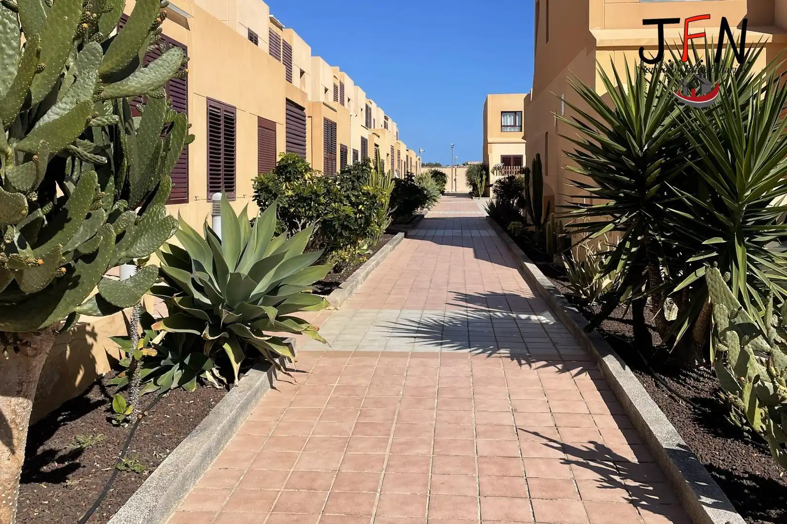 Exterior view of Ground floor for rent in Antigua  with Furnished, Alarm and Community pool