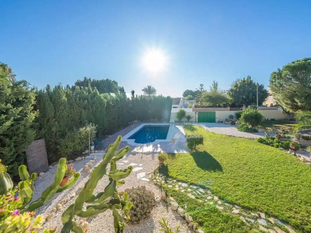 Houses for sale in Carrer de la Espinela, Valle del Sol