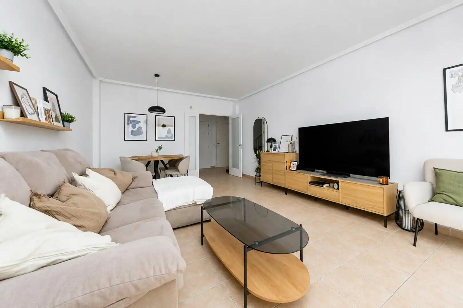 Sala de estar de Casa adosada en venta en Mijas con Jardín privado, Terraza y Trastero