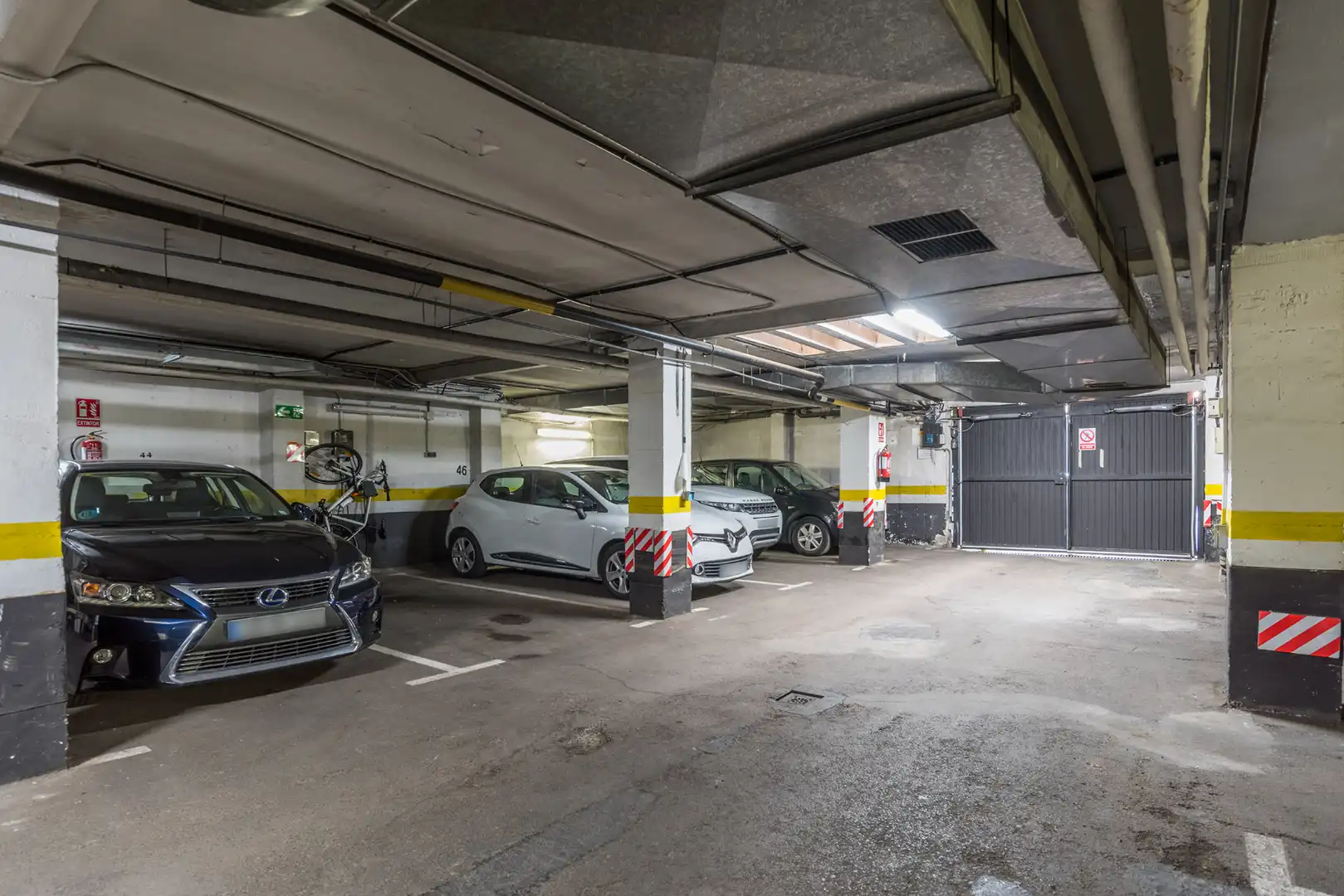 Parking de Piso en venta en Madrid con Aire acondicionado, Calefacción y Piscina comunitaria