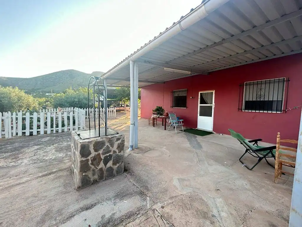 Casa rústica amb piscina en venda a Hondón de las Nieves / El Fondó de les Neus