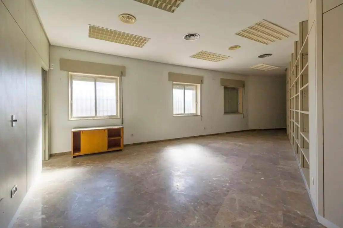 Office for sale in Rota