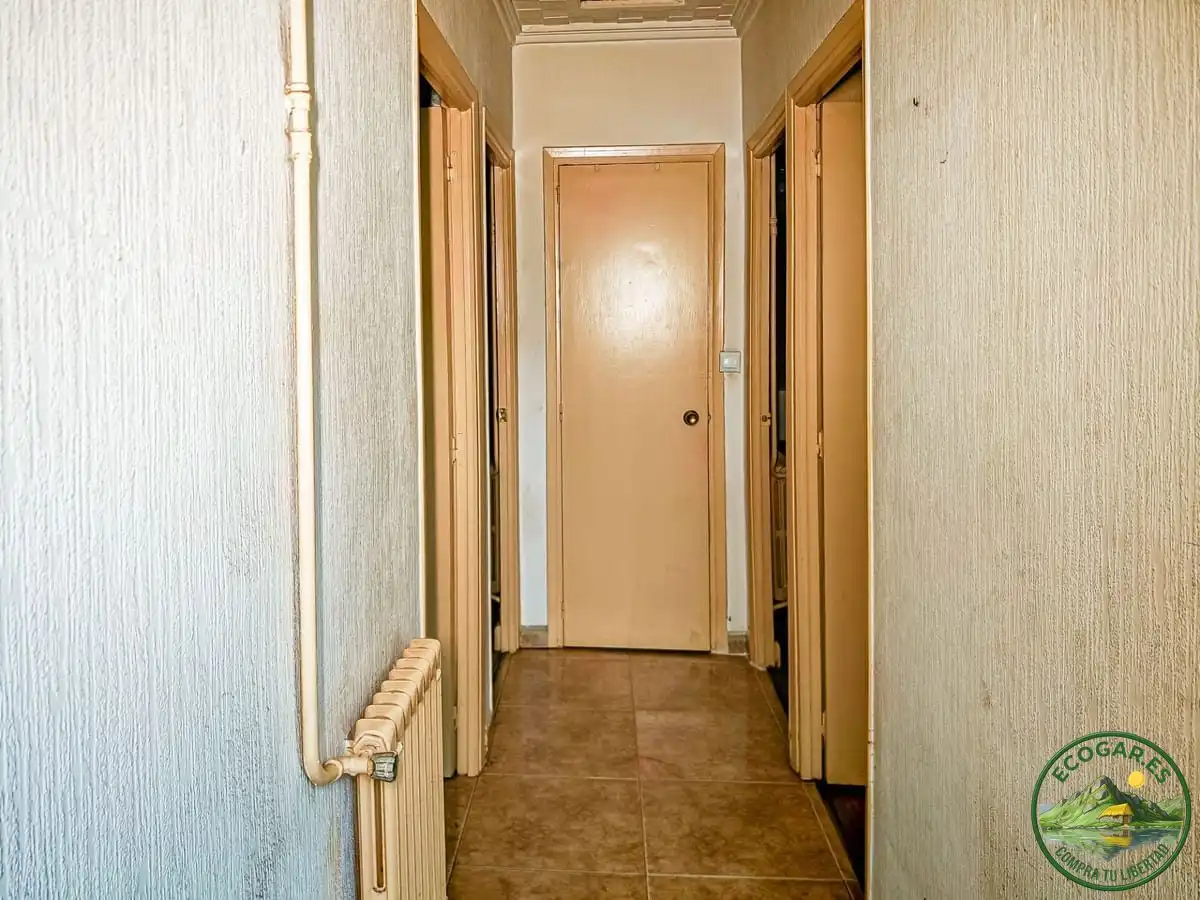 Haus oder Chalet zum Verkauf in Ponferrada mit Heizung, Privatgarten und Parkett