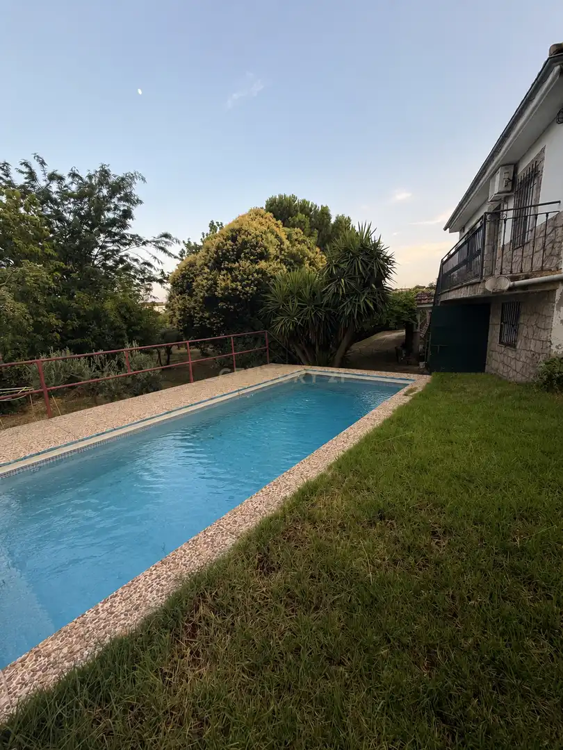 Piscina de Casa o xalet en venda en Trujillo amb Aire condicionat, Jardí privat i Traster