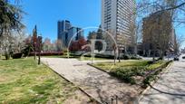 Vista exterior de Pis en venda en  Madrid Capital amb Aire condicionat, Calefacció i Moblat