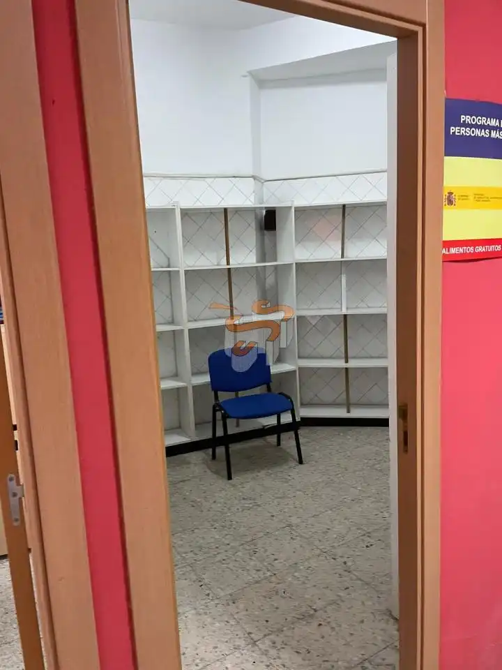 Business premises to rent in A Malata - Catabois - Ciudad Jardín, imagen 8