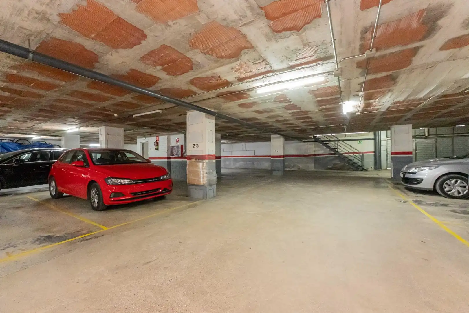 Parkplatz von Wohnung zum Verkauf in Gavà mit Klimaanlage, Heizung und Parkett