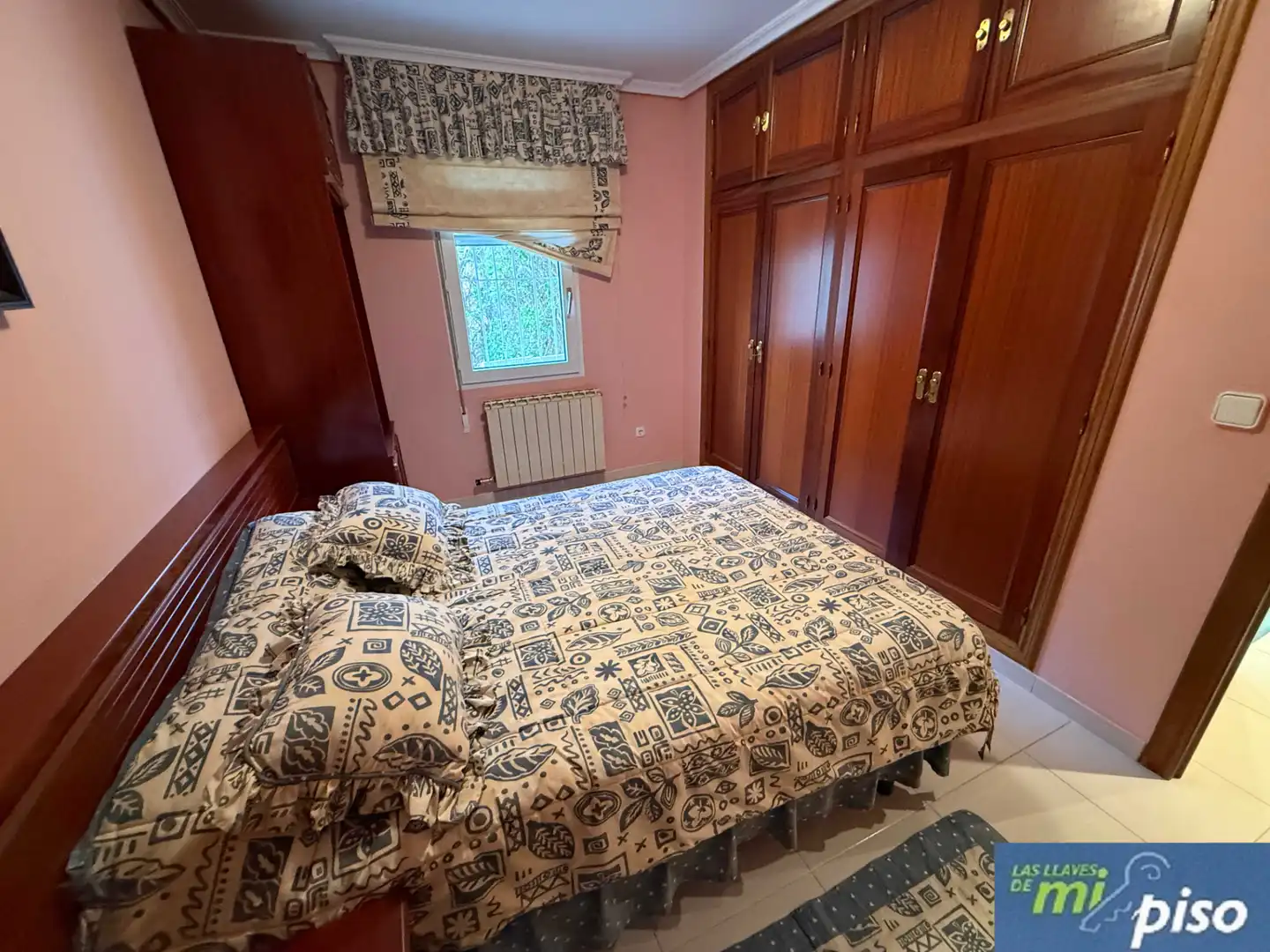 Dormitori de Casa o xalet en venda en Santovenia de Pisuerga amb Calefacció, Jardí privat i Parquet