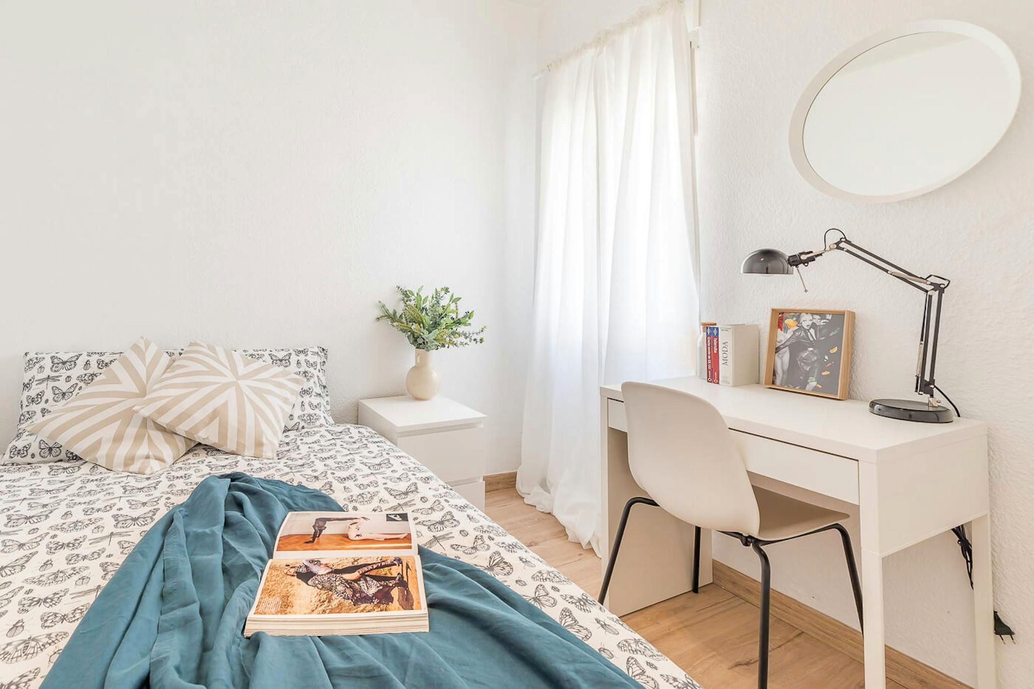 Habitación de Piso de alquiler en  Madrid Capital con Calefacción, Lavadora y TV