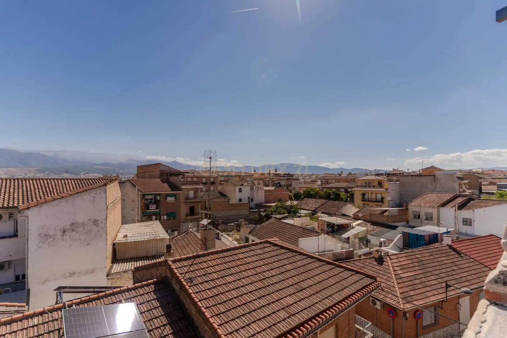 Vista exterior de Casa o xalet en venda en Avda. De los Ogíjares