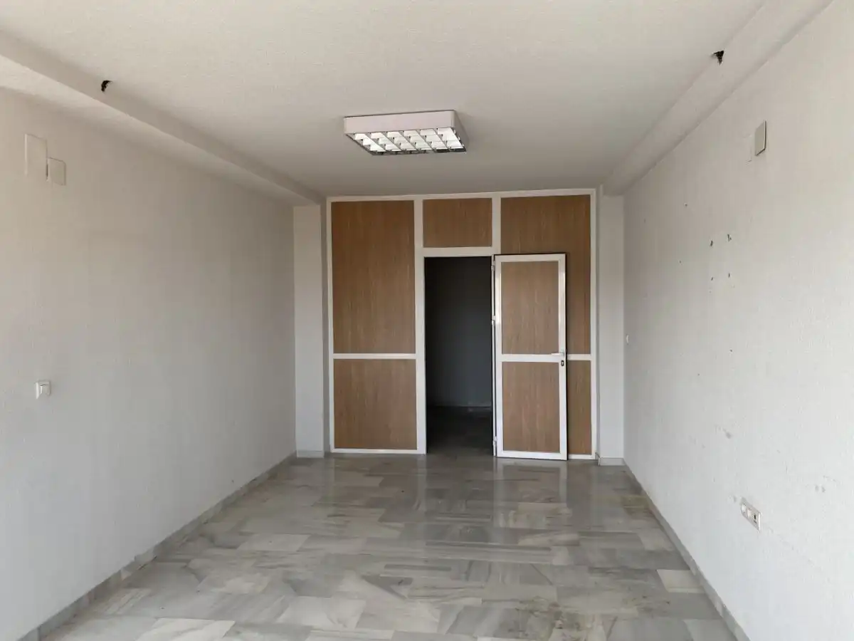 Local comercial en venda a PASEO DE CARLOS CANO SN, imagen 5