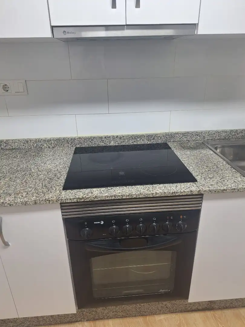 Cocina de Piso de alquiler en Cartagena con Amueblado, Horno y Lavadora