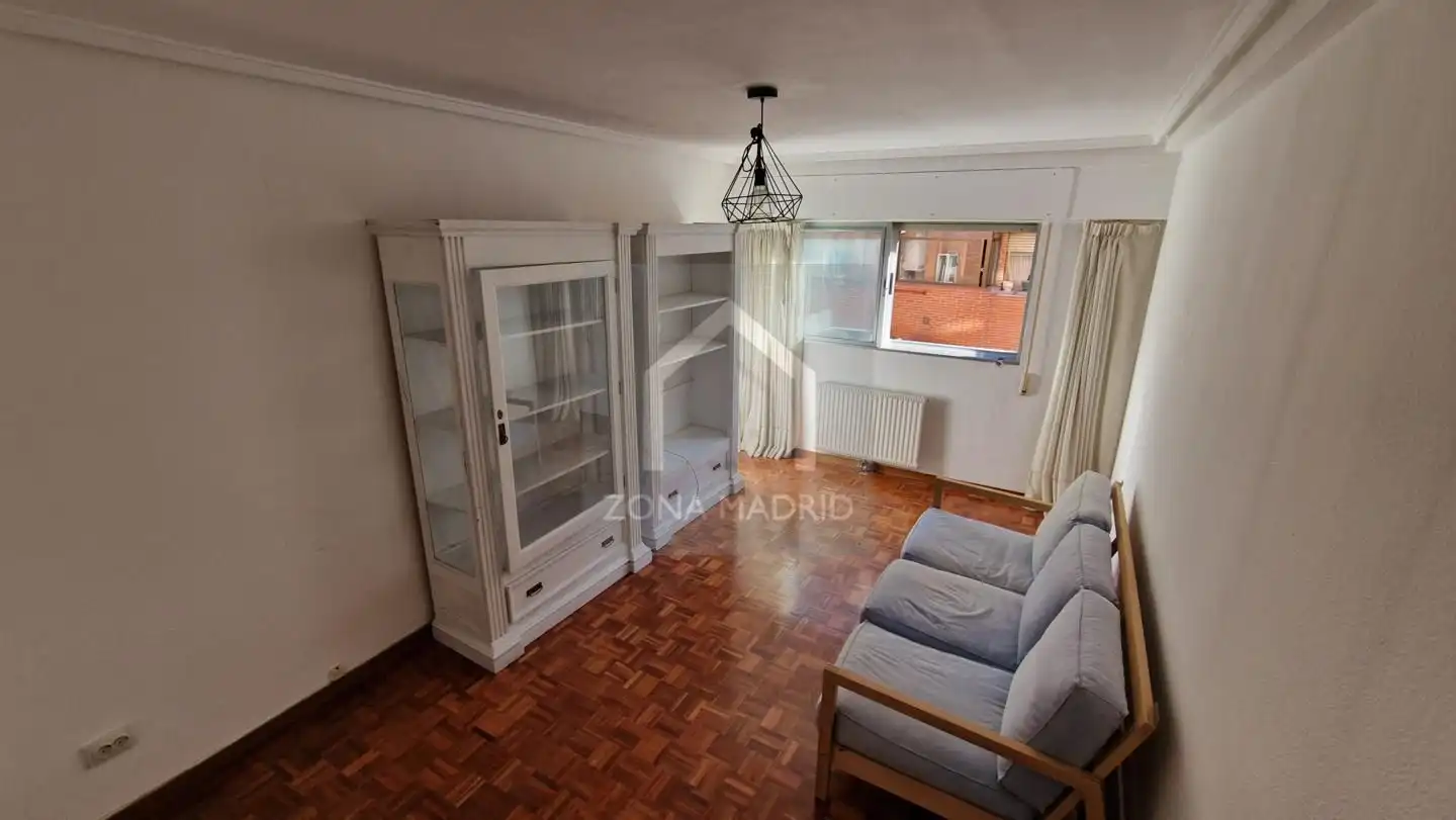 Living room of Flat for sale in Tetuán