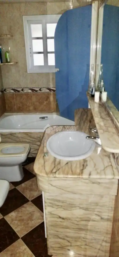 Bathroom of Flat for sale in Jerez de la Frontera