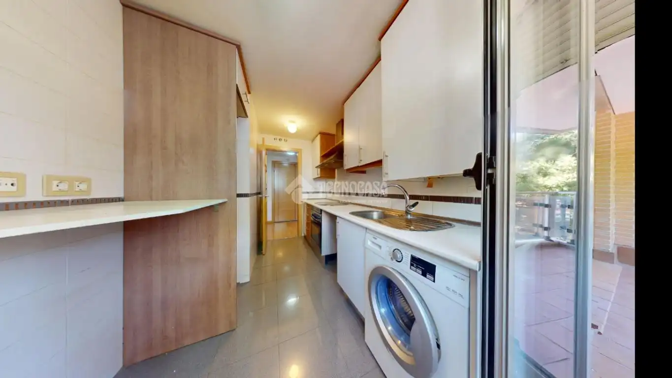 Küche von Wohnung zum Verkauf in Yebes mit Klimaanlage, Heizung und Parkett