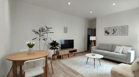Piso Reformado de 2 Dormitorios con Espacios Amplios y Luminosos en Ubicación Inmejorable