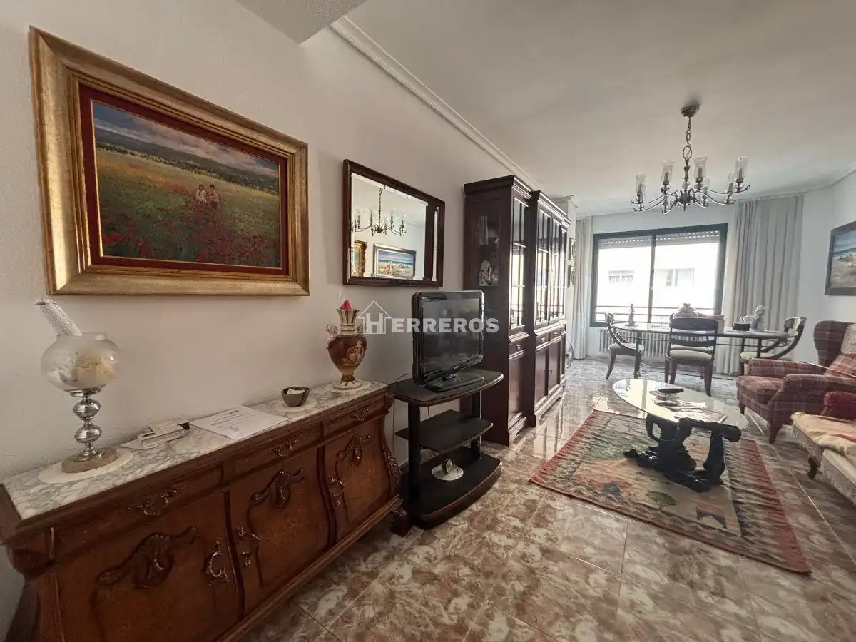 Sala de estar de Piso en venta en  Logroño con Calefacción, Terraza y Trastero