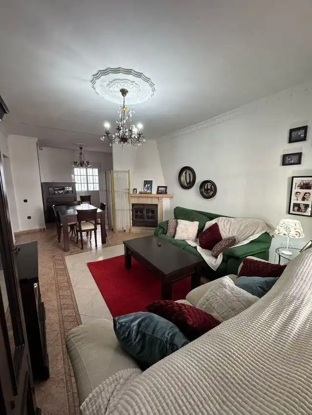 Sala d'estar de Casa adosada en venda en Chiclana de la Frontera amb Aire condicionat, Terrassa i Balcó