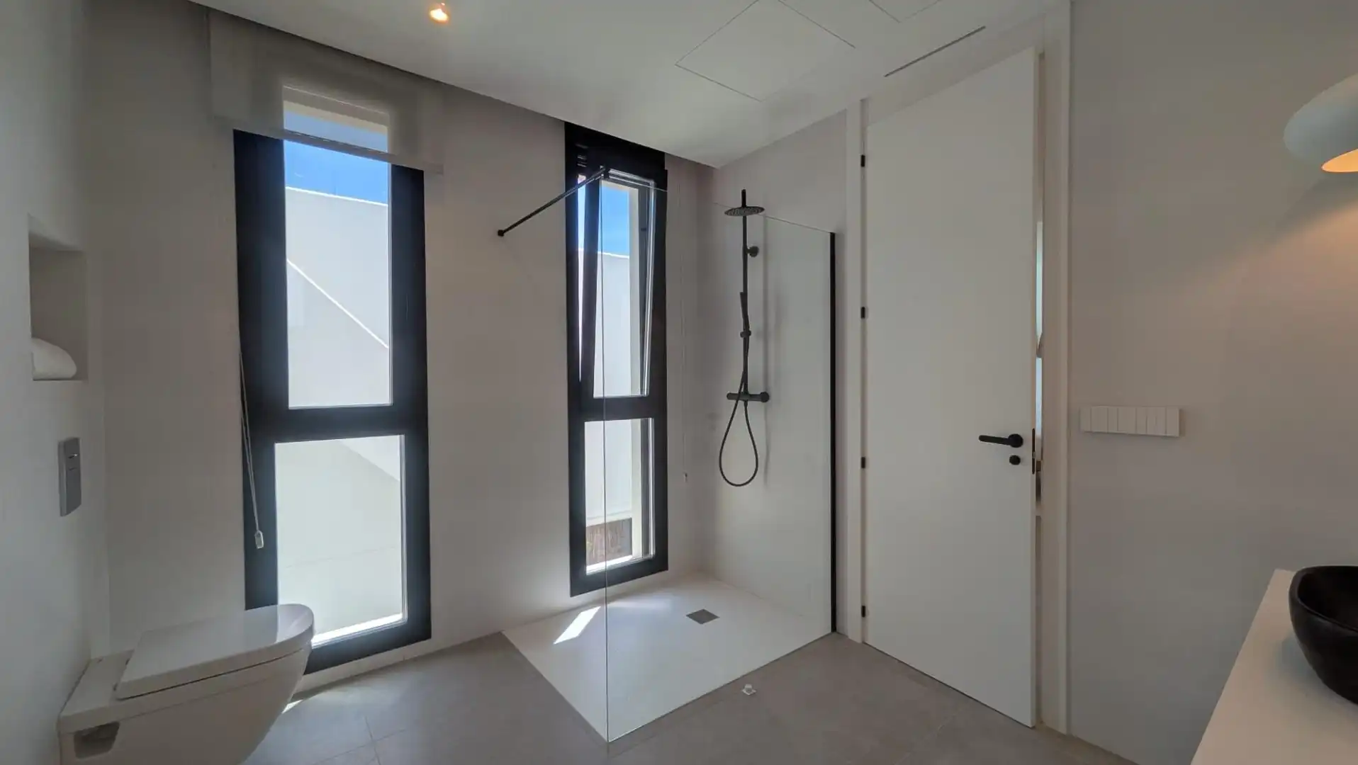 Bathroom of Houses for sale in L'Alfàs del Pi  with Air Conditioner, Heating and Terrace
