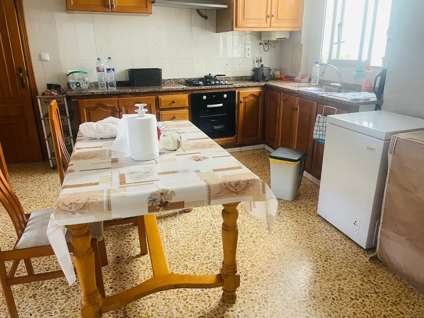 Küche von Wohnung zum Verkauf in Palma de Gandia mit Klimaanlage, Heizung und Abstellraum