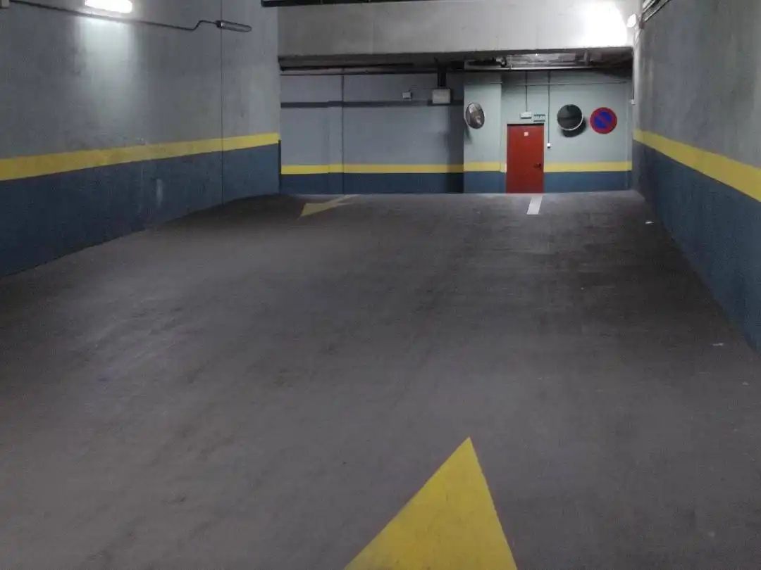 Parkplatz von Garage zum Verkauf in La Moraleja