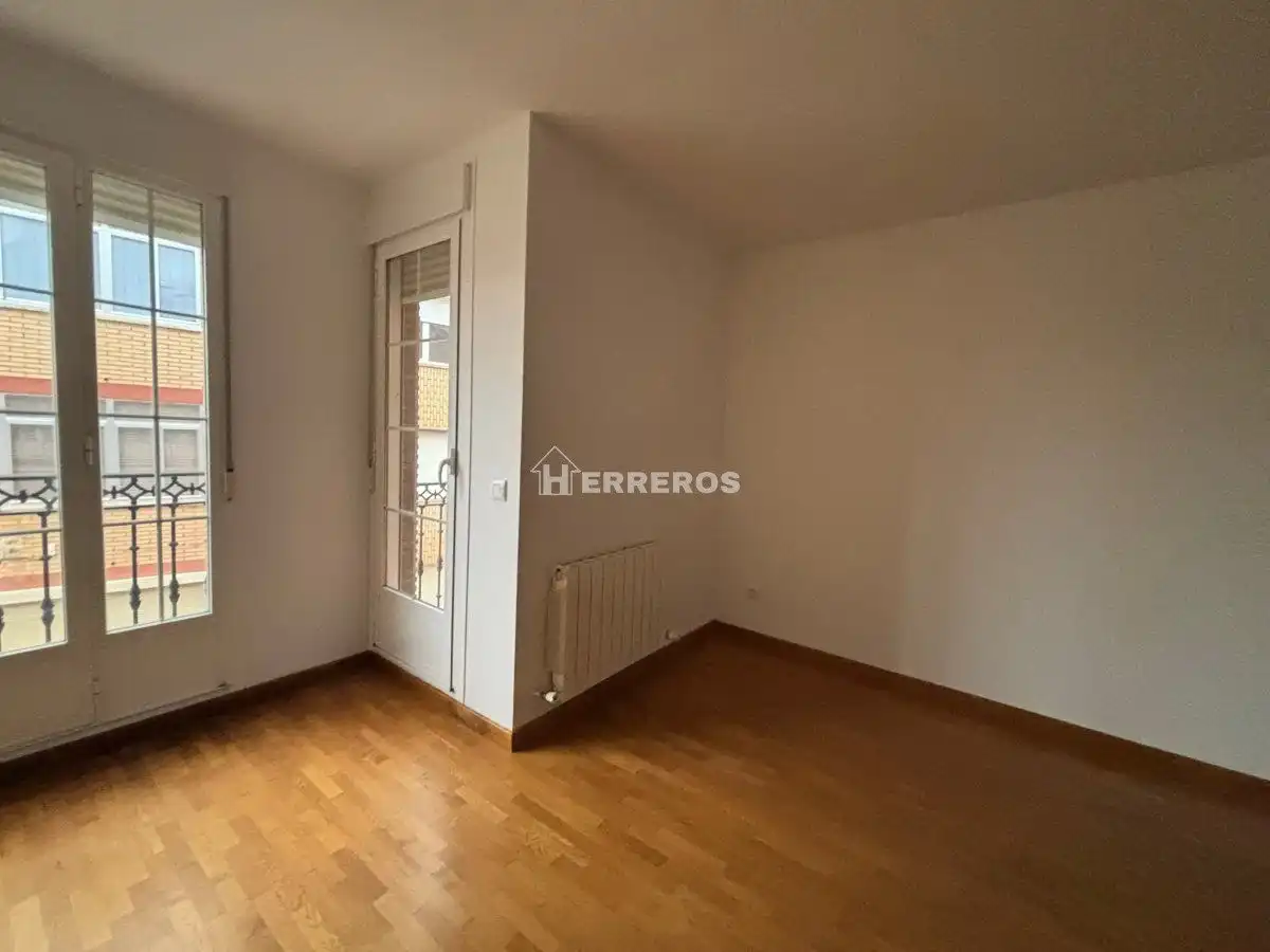 Bedroom of Flat for sale in Uruñuela  with Heating, Parquet flooring and Terrace