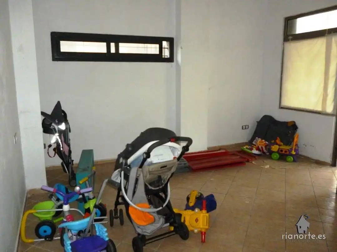 Local comercial en venta en Calle Hernán Cortés, imagen 4