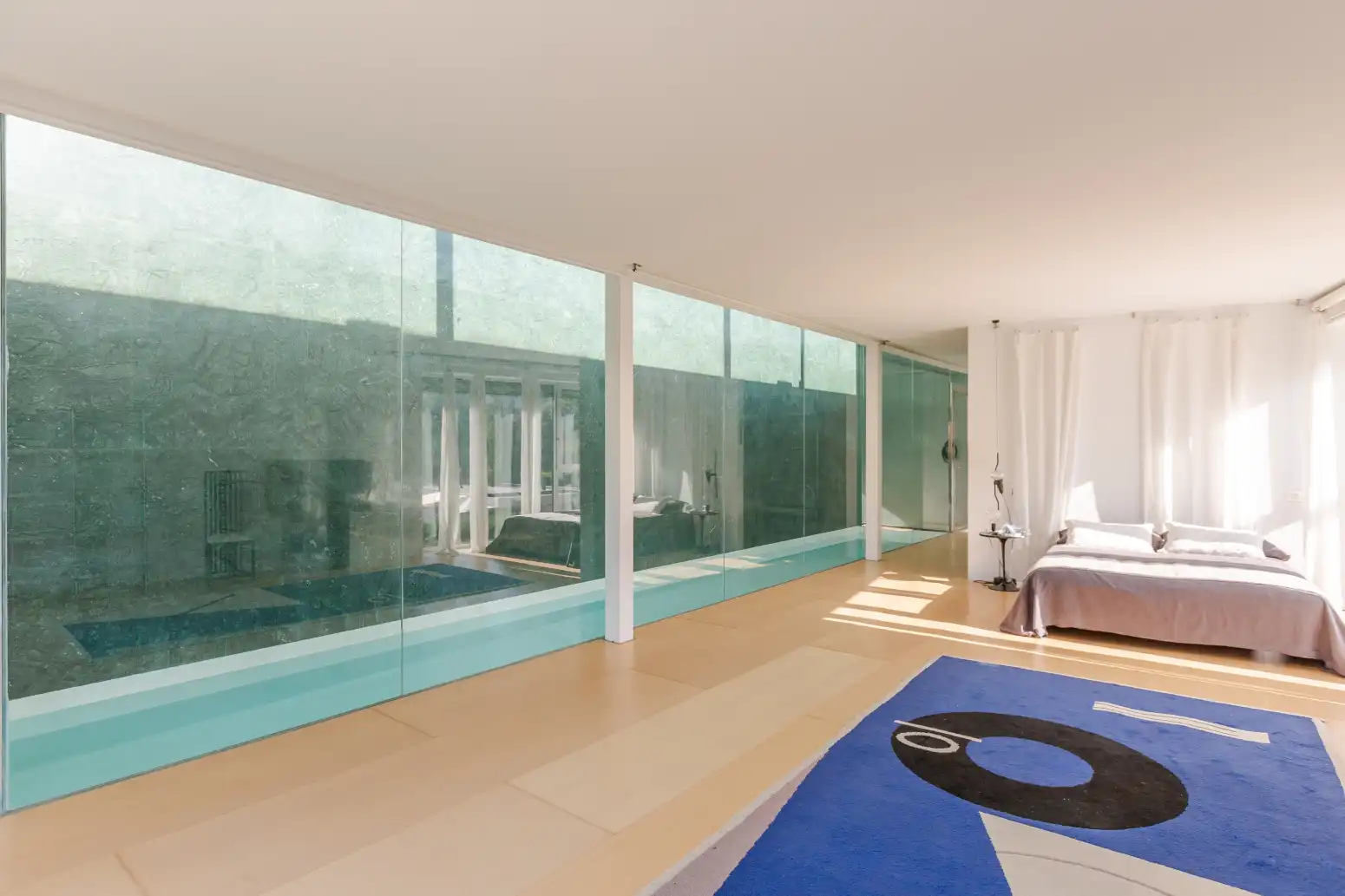 Schwimmbecken von Haus oder Chalet zur Miete in Valle de Egüés / Eguesibar mit Klimaanlage, Heizung und Privatgarten