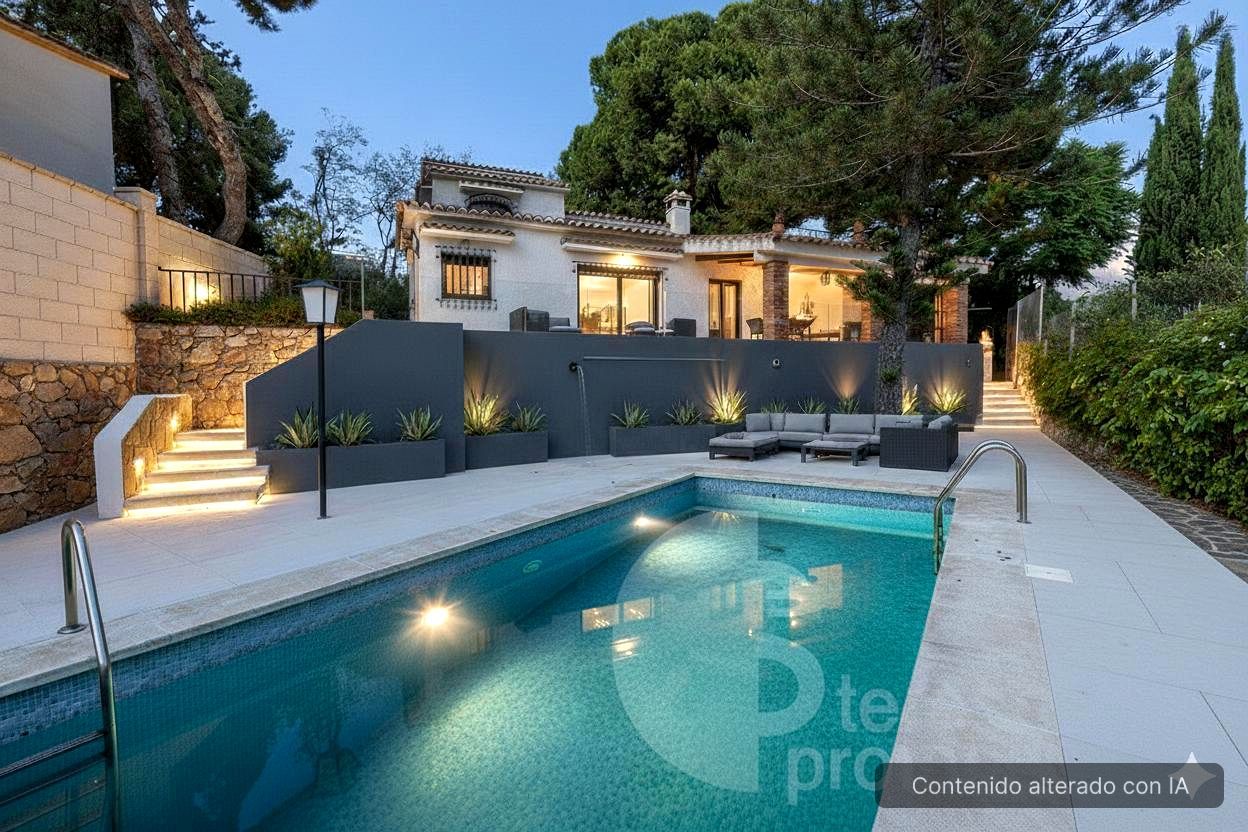 Exterior view of House or chalet for sale in Málaga Capital  with Private garden, Terrace and Storage room