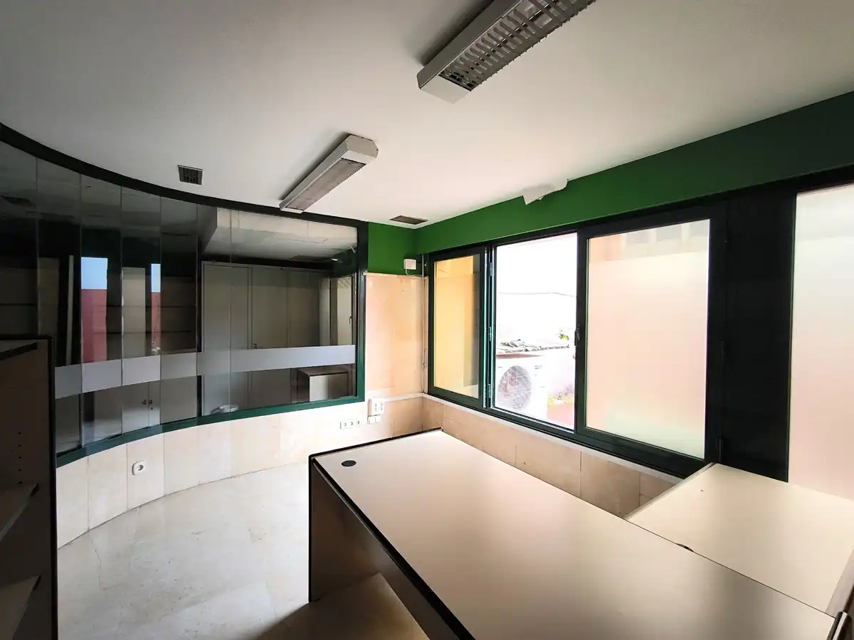 Oficina en venta en Vilagarcía de Arousa con Aire acondicionado, Calefacción y Amueblado