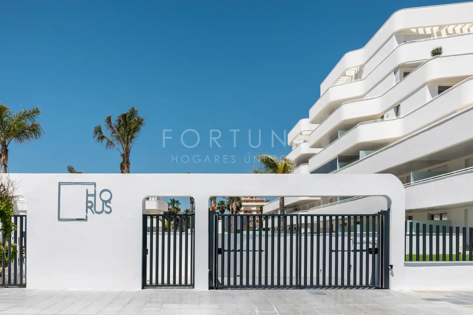 Piso con piscina en venta en Calle Mar Rojo 1761, imagen 2
