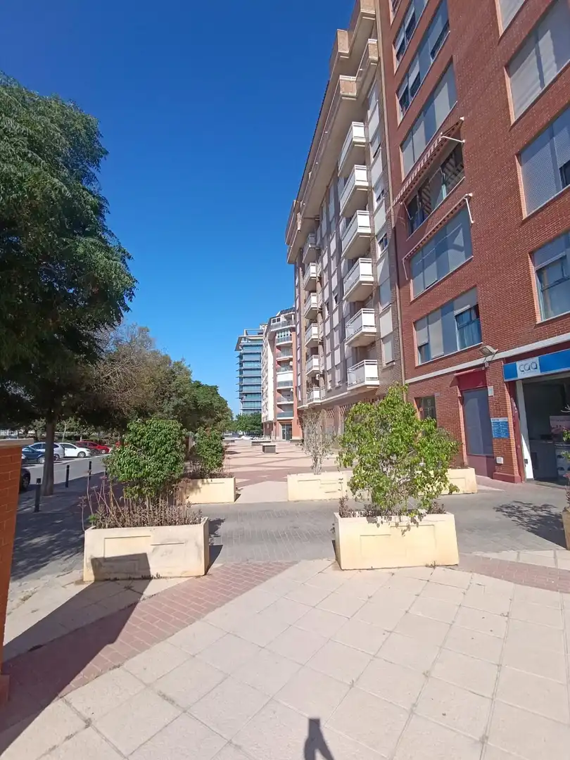 Außenansicht von Wohnung zur Miete in Murcia mit Klimaanlage, Heizung und Privatgarten