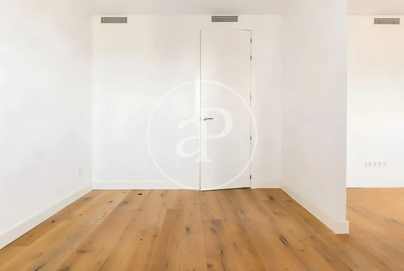 Piso en venta en Madrid con Aire acondicionado, Calefacción y Jardín privado