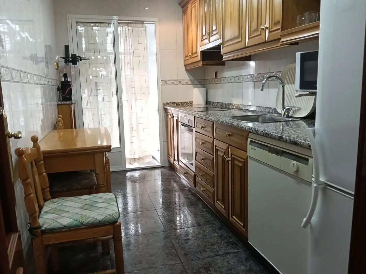 Kitchen of Flat for sale in Zaragoza  with Heating, Terrace and Furnished