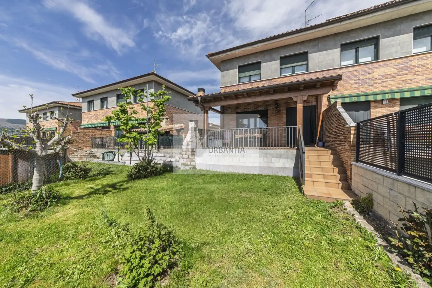 Jardín de Casa adosada en venta en Cendea de Olza / Oltza Zendea con Calefacción, Jardín privado y Parquet