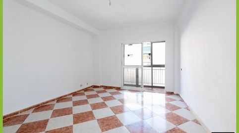 Foto 5 de Piso en venta en Calle Miravioletas, Parque Victoria Eugenia, Málaga Capital
