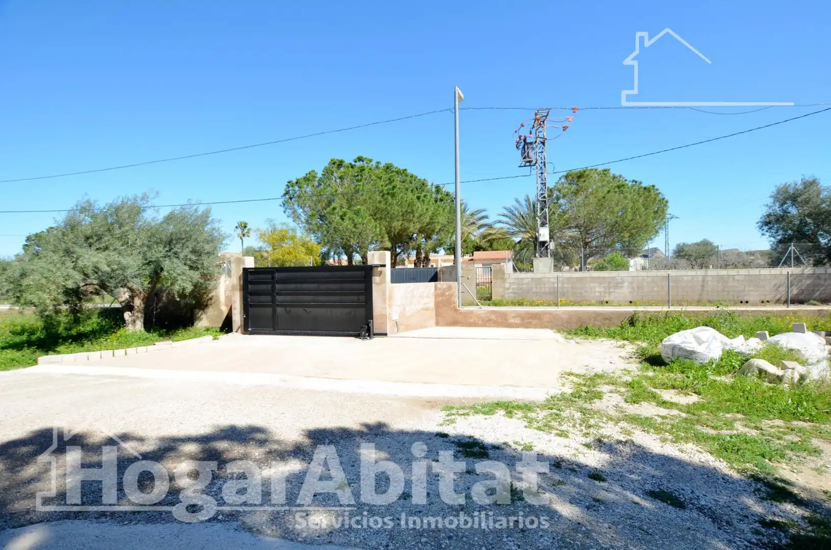 Vista exterior de Casa o chalet en venta en Alicante / Alacant con Aire acondicionado, Calefacción y Jardín privado