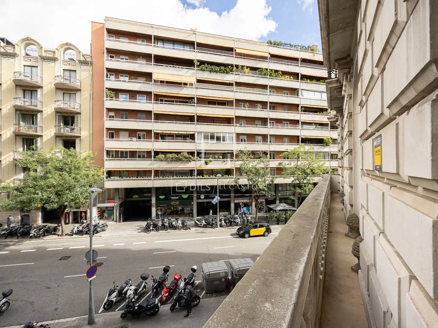 Exterior view of Flat for sale in Barcelona  with Air Conditioner, Heating and Furnished